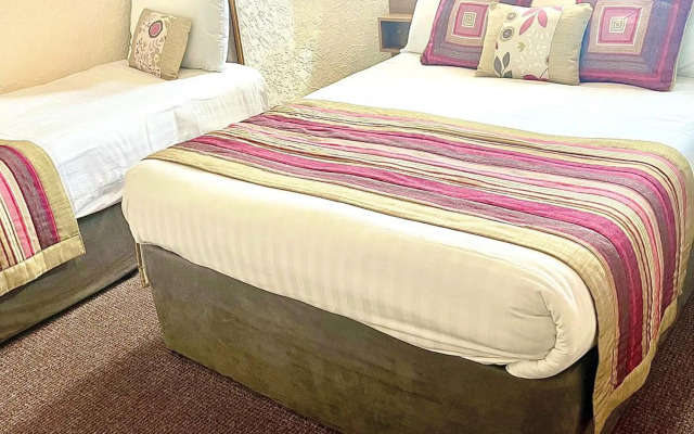 Clifton Court Metro Hotel