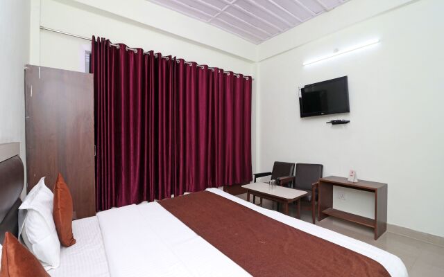 OYO 13908 Hotel India