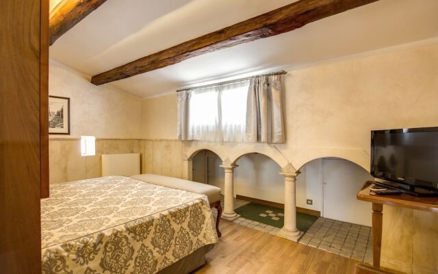 Lucky Domus Pantheon