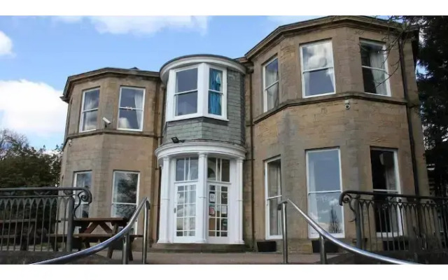 Mansfield Manor Hotel