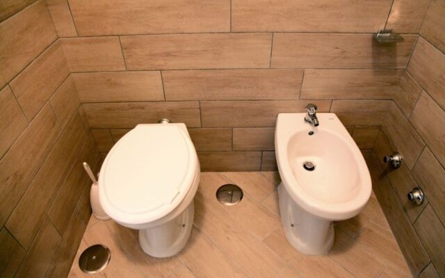 Garibaldi Apartments