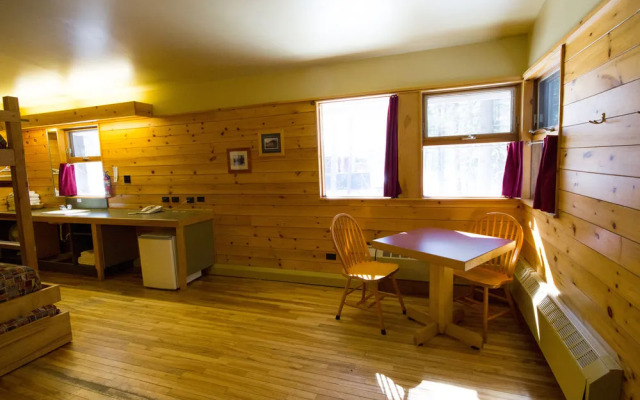 The Canadian Ecology Centre