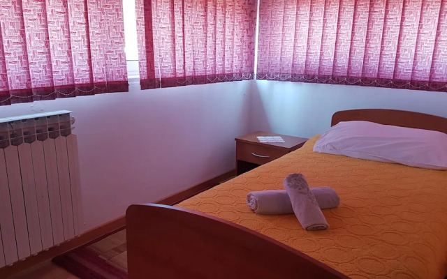 Room Marin