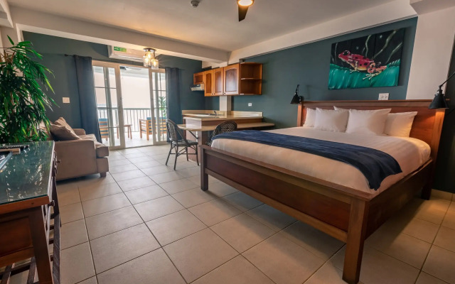 Tropical Suites Hotel