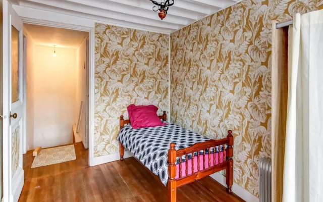 Traditional Holiday Home in Brinon sur Beuvron