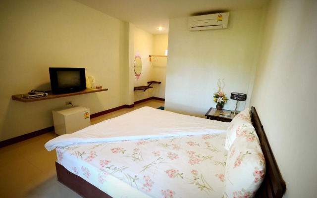 Thatphanom Place