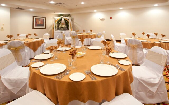 Holiday Inn Express Dumfries by IHG