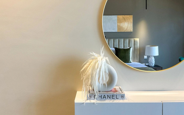 WelHome - Evergreen Apartment Amidst Vibrant JVC With Pool