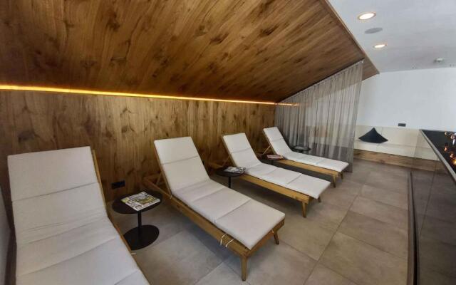 Holiday home in Kappl Paznauntal 42411