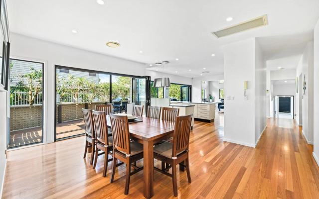 Mudjimba Shores-Coastal Bliss for Families & Dogs