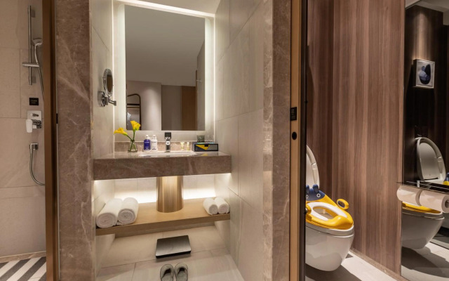 voco Nanjing Oriental Pearl by IHG