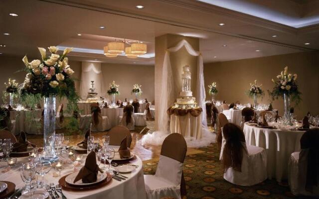 Courtyard By Marriott Los Angeles Sherman Oaks