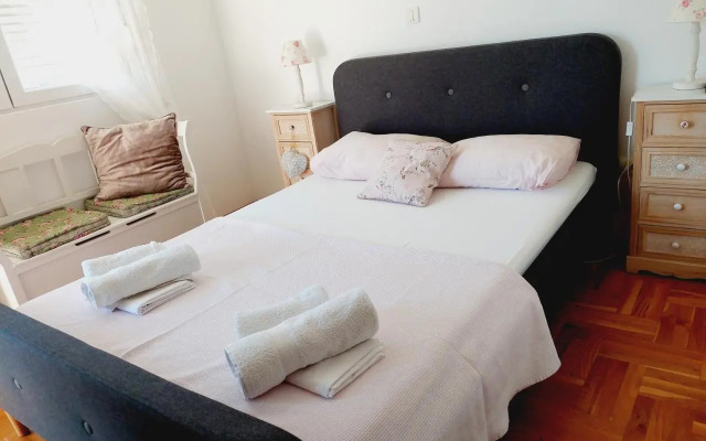 Sweet Apartment
