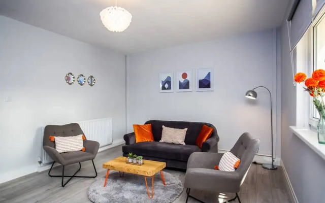 Large 3 Bed Apartment-sea Road