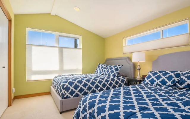 Seattle Vacation Home-18th Ave Townhome
