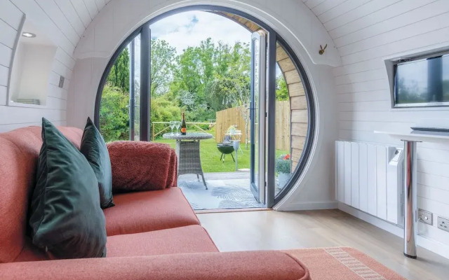 Woody - 1 Bedroom Pod - Cold Inn