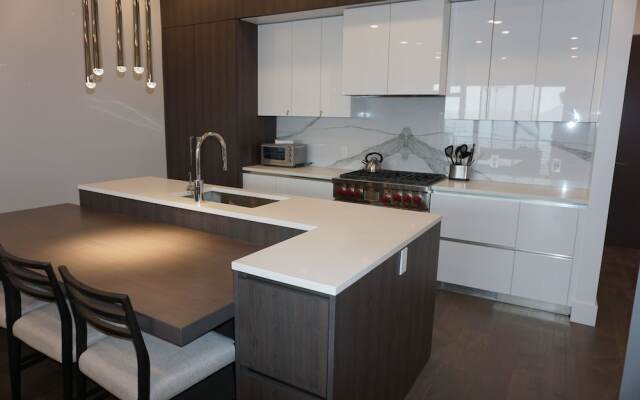 New 3br/4ba Stunning  In Canyons Village 3 Bedroom Condo by RedAwning