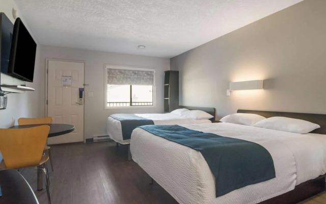 Motel 6 Victoria Airport Saanichton