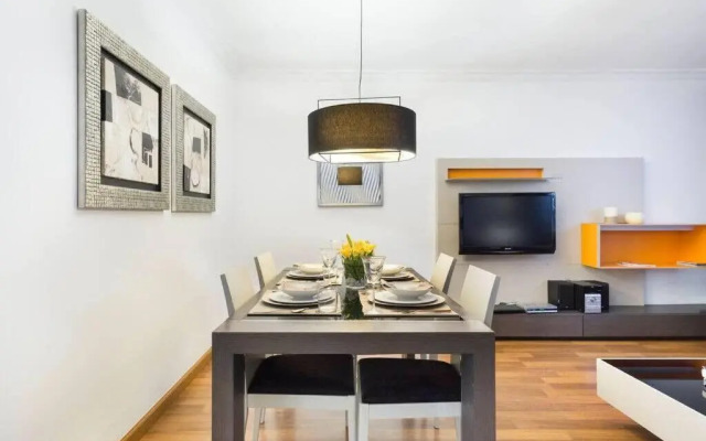 Central and Elegant 4 Bedroom by Placa Catalunya