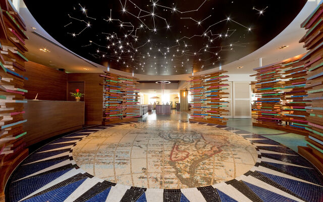 Hotel Universal Port