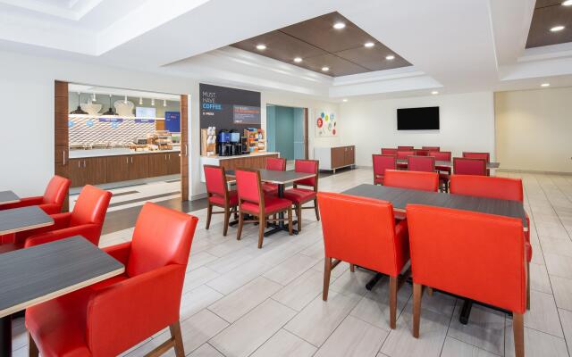 Holiday Inn Express Surprise by IHG