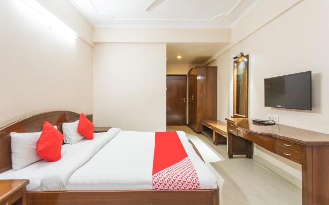 OYO 25042 Vikramaditya Hotel