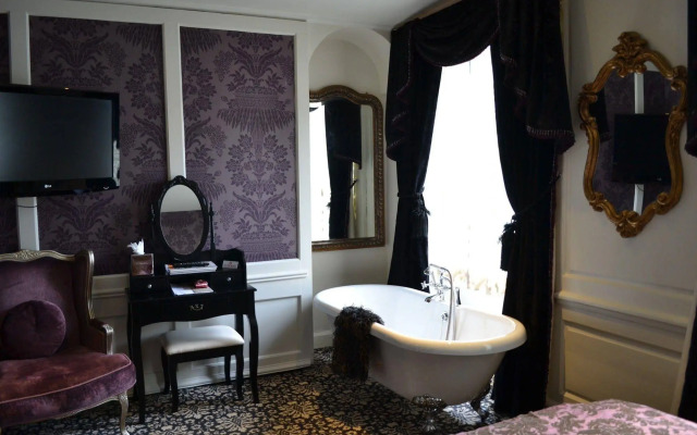 OYO The Townhouse