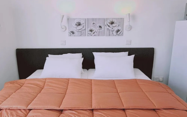 100 AN - Napa Living 40