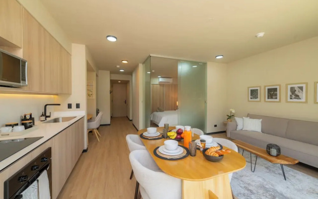 BEE Suites San José - Santa Ana