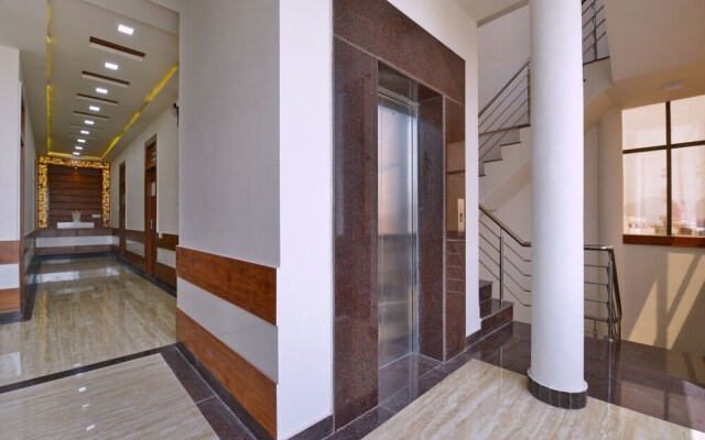 OYO 13860 Panchsheel Plaza