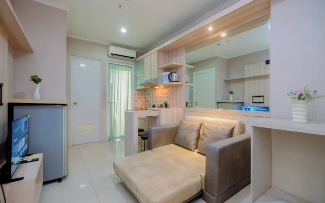 Compact Warm 2Br At Green Pramuka City Apartment