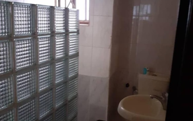 Laropa Suites and Apartments