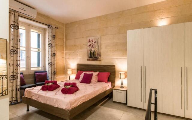 GB Suites - Triplex Apartment