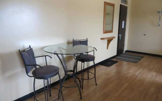 Athabasca Valley Inn & Suites