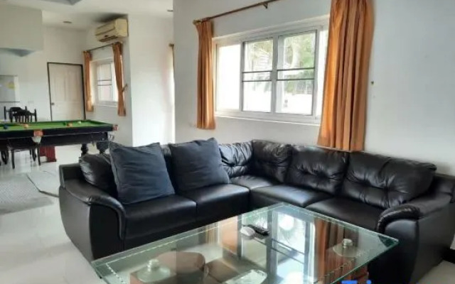 The Pool House Pattaya No.2- 5 bedroom