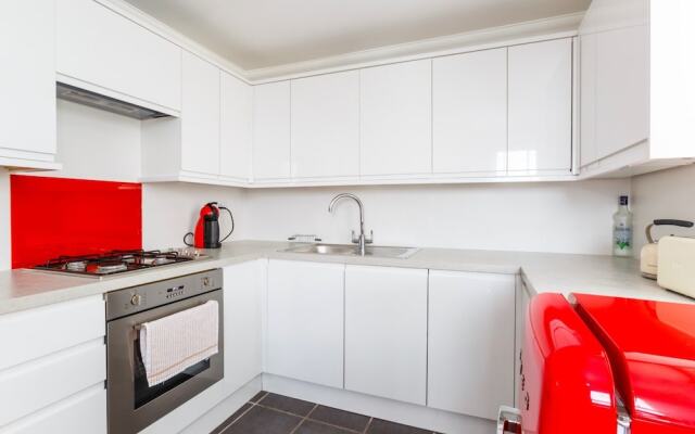 Perfect 1-bed Flat in St. Katherine Docks Sleeps 4