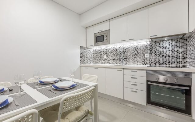 Correeira Luxury Residence T2 F - Albufeira, Pools, Wifi, Bbq, Beach