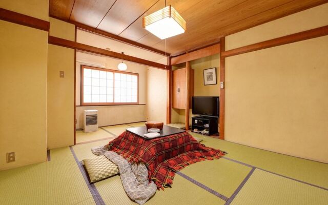 Nakanosawa Onsen Iroriyu no Yado Osakaya