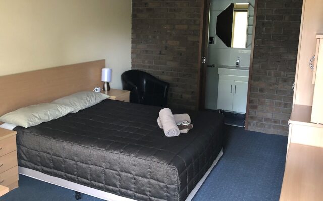 Benjamin Singleton Motel