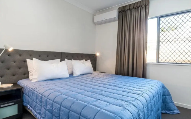 Blue Lagoon Villa B in Trinity Beach