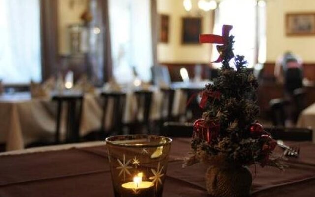 Hotel Mayerling Adults only