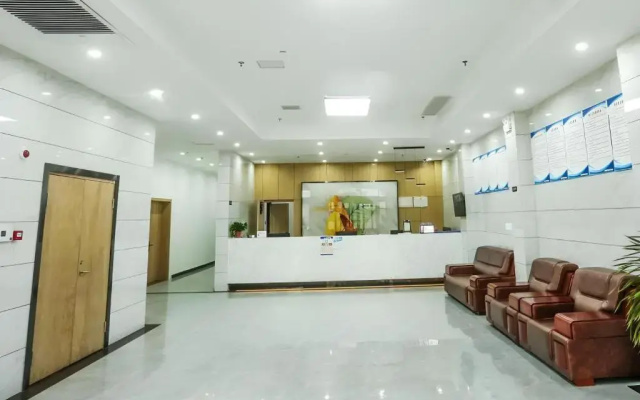 GreenTree Inn Express Xuzhou Pizhou Tiefu Town Bus station.