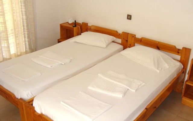 Hotel Aris