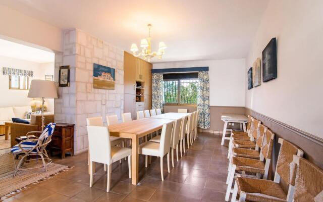 Magnificent Villa in Andalusia near Beach