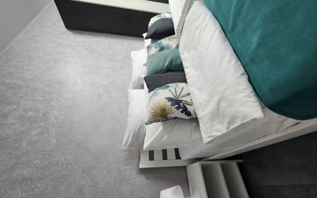 Аполион на улице Набережная 19а