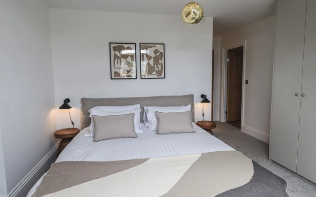 The Emma Suite Stone Cross Mansion