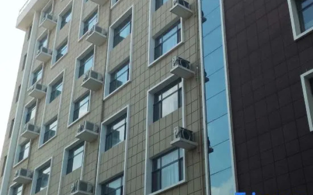 Youyichun Business Hotel