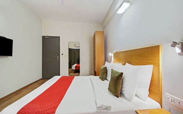 OYO Townhouse 030 Ashram Road Ahmedabad