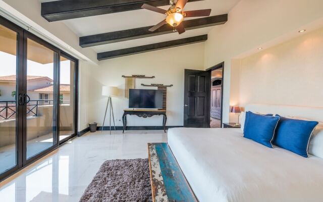 Beautiful 3 Bedroom Condo