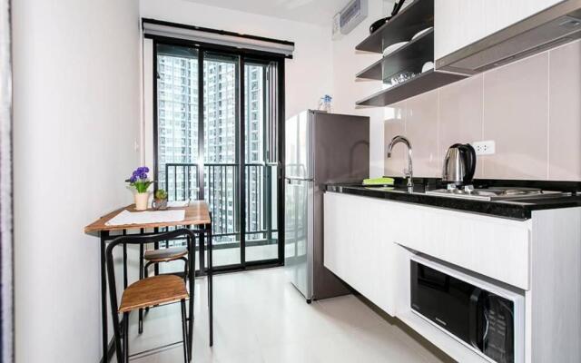 The Base Park East - Bangkok Sukhumvit 77